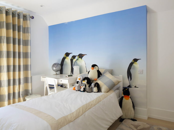 tučňáci na nástěnné malbě