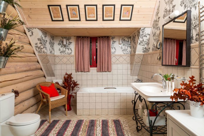 vannas istabas dizains koka mājā, kas izgatavota no apaļkokiem