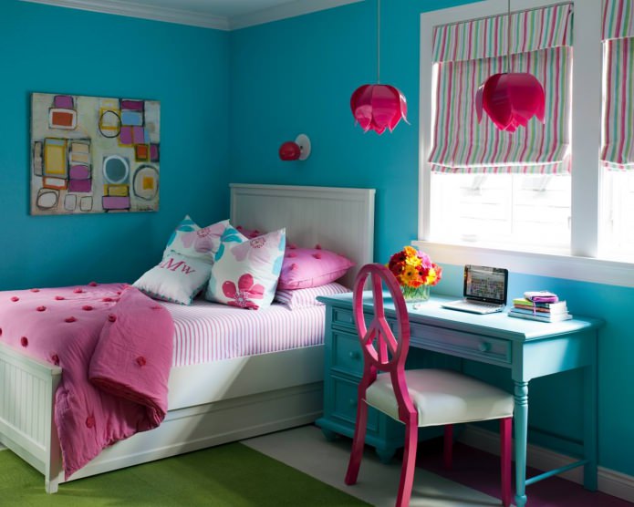 cor de rosa turquesa no quarto das crianças