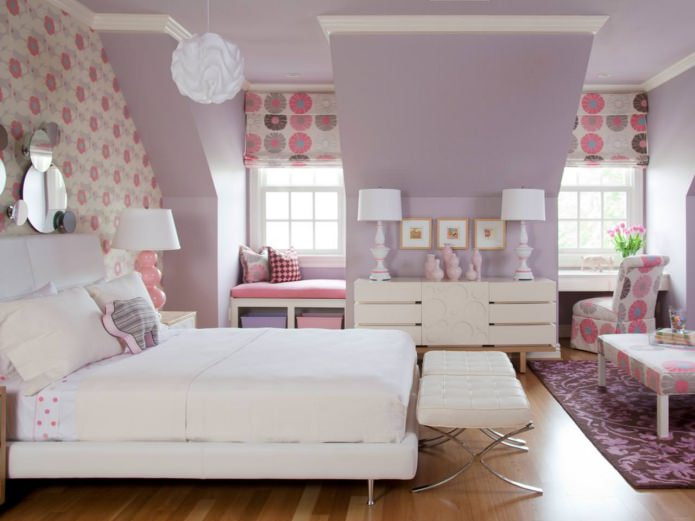 chambre d'enfant rose et violet