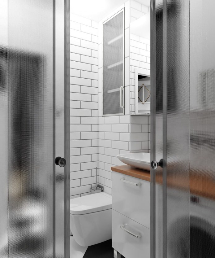 kleines Badezimmer in der Wohnung Chruschtschow