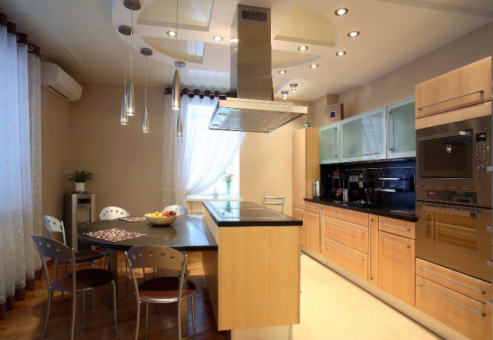 Dizajn stropnog dizajna u kuhinji