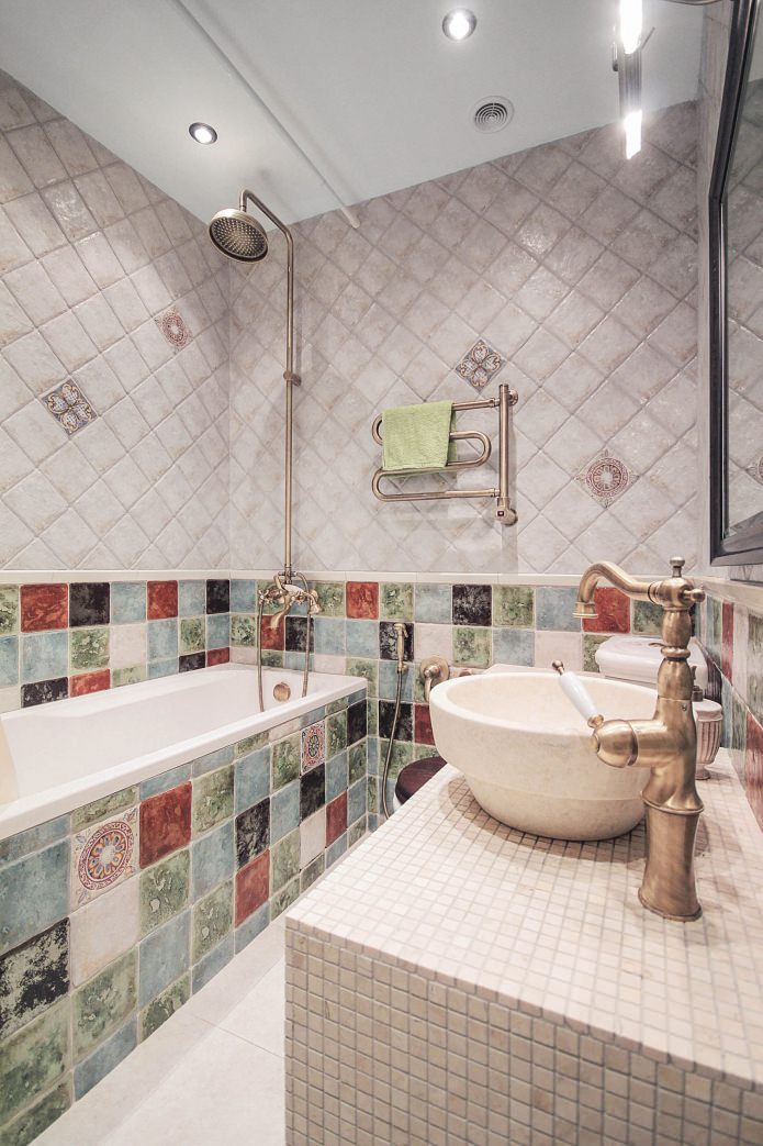 réparation de salle de bain dans deux pièces Khrouchtchev dans le style provençal