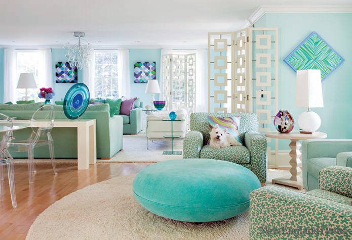 Tiffany krāsa viesistabas interjerā