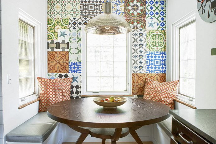 mosaico de azulejos en el interior