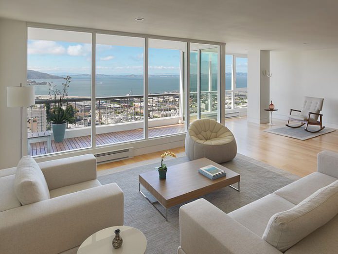 Design obývacího pokoje s panoramatickými okny