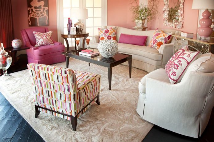 rózsaszín a nappali kialakításában