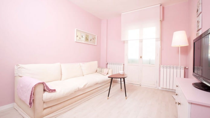 světle růžová v designu obývacího pokoje