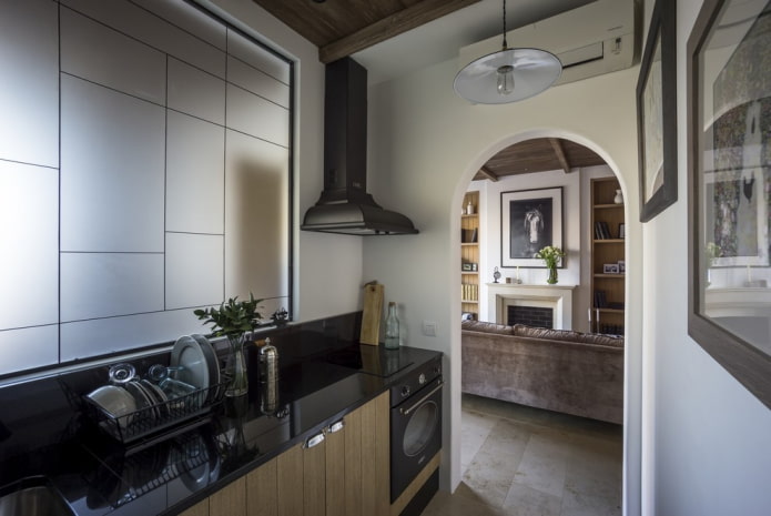 sadrokartónový oblúk medzi kuchyňou a obývacou izbou