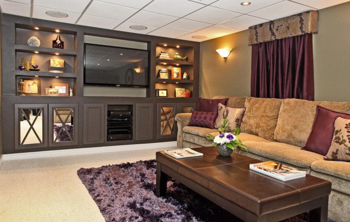 Brown and purple in the living room interior
