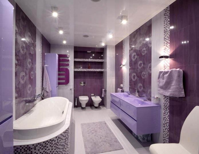 intérieur de salle de bain moderne violet