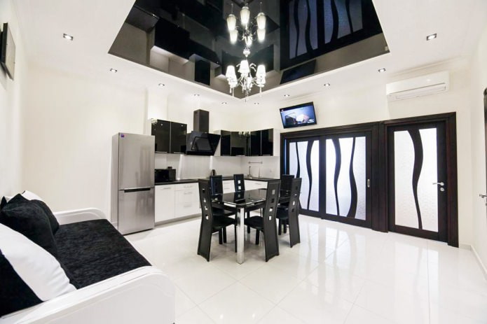 Fekete-fehér belső a konyha-nappali