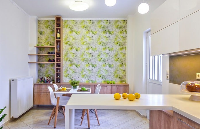 Papier peint vert dans la cuisine dans un style moderne