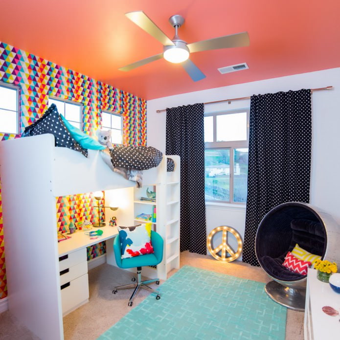 conception d'une chambre d'enfant avec un lit au deuxième étage et une table au premier
