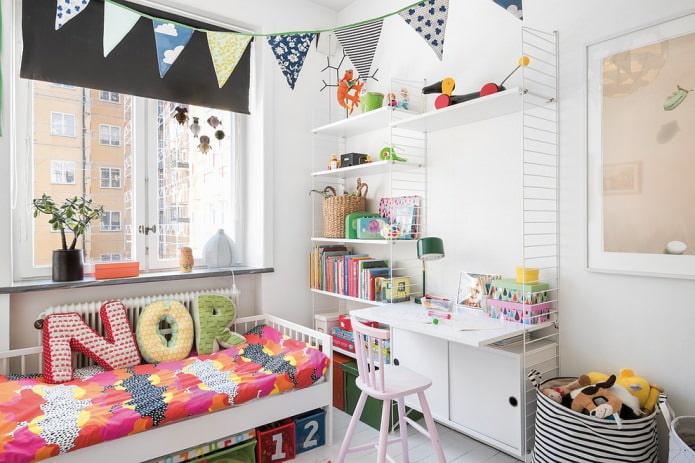 Skandinavisk stil i ett litet rum för ett barn