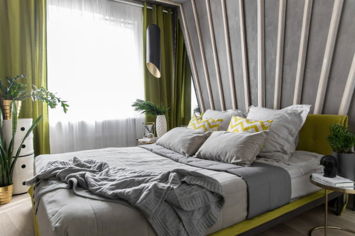 camera da letto con decorazioni murali verticali