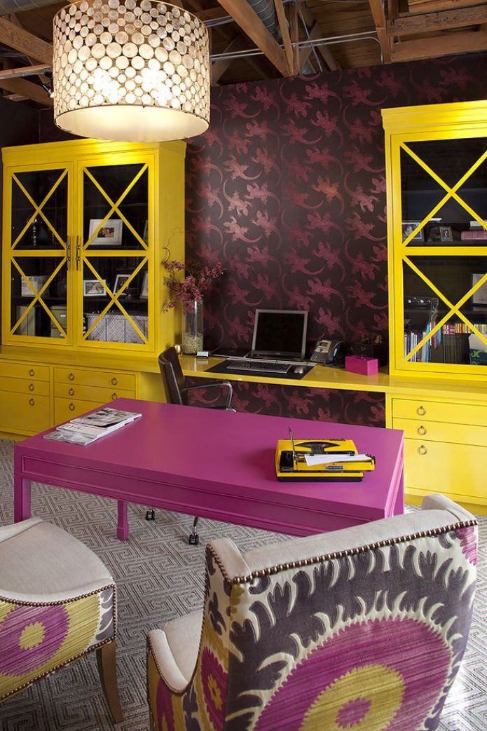 intérieur jaune violet