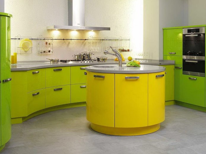 Façana de color groc-verd de mobles de cuina