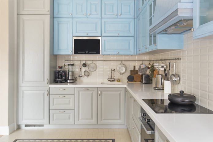 Cozinha azul e cinza