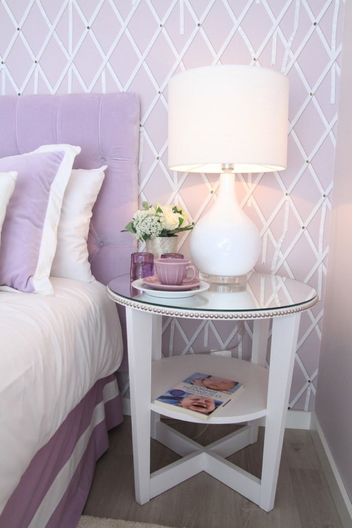 chambre avec murs lilas