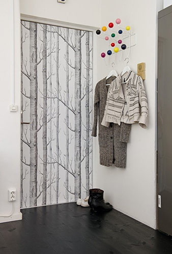 self-adhesive door decoration with a tree pattern