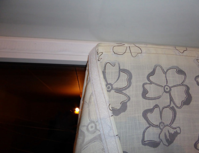 how to glue the curtain with Velcro to a plastic window