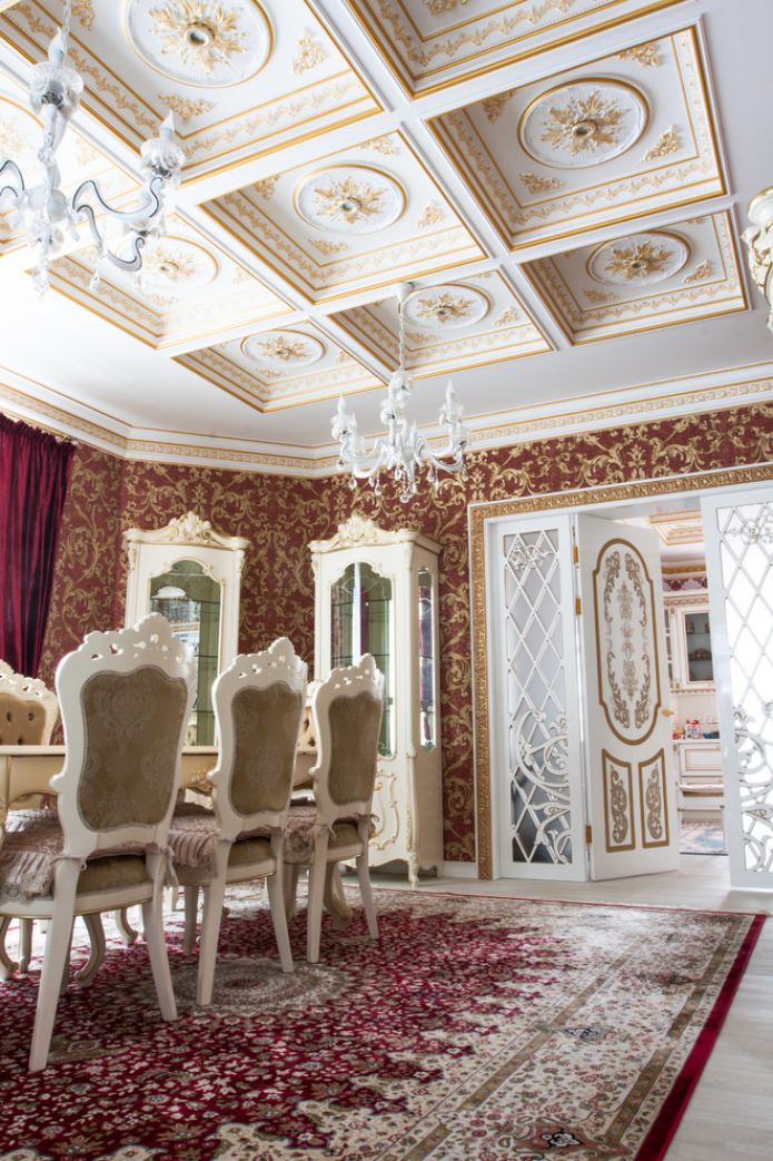 décoration de plafond baroque