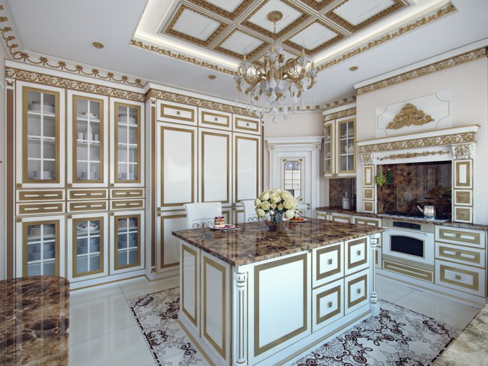 hvitt kjøkken med gullbekledning
