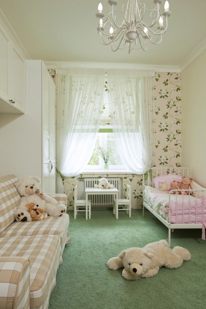 Römischer Vorhang und Tüll im Kinderzimmer