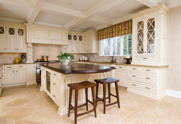 classic style kitchen with a frosted set