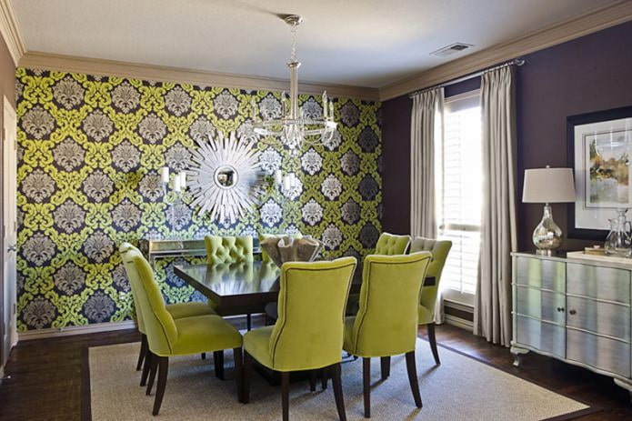 damask pattern on accent wall