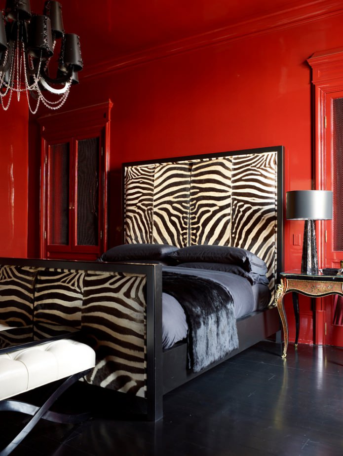 ห้องนอนสีดำและสีแดง