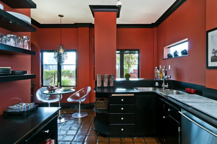 raudonos ir juodos spalvos virtuvė