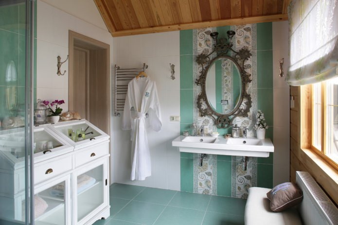 fehér és smaragd fürdőszoba