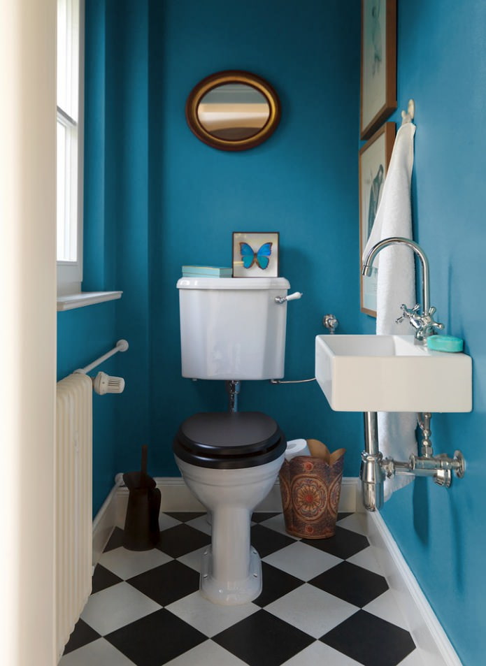 paredes azules en el baño