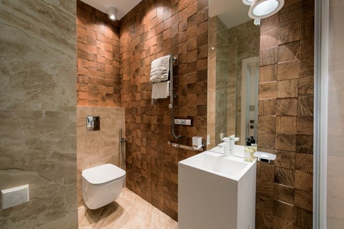 nowoczesna mała łazienka z drewnianą dekoracją ścienną