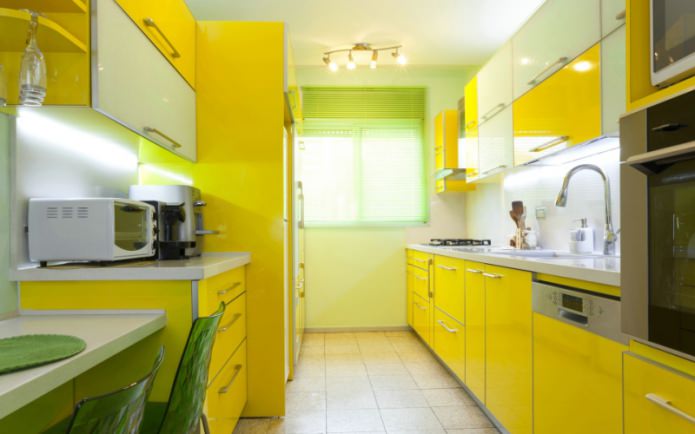 Жълта и зелена кухня