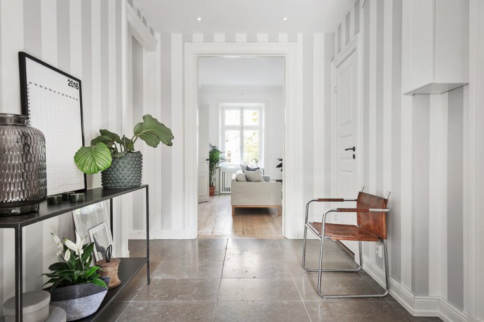 hallway with gray-white wallpaper