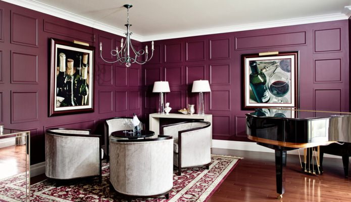 dinding ungu di ruang tamu