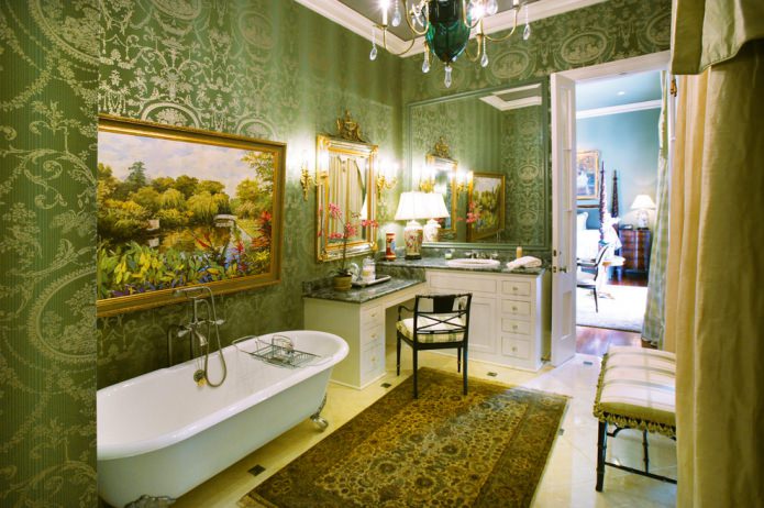 žali tapetai vonios kambaryje