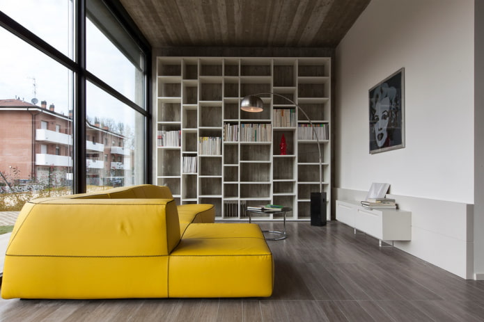 canapea galbenă minimalistă