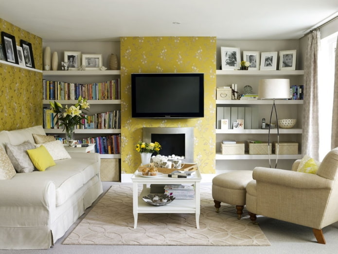 sự kết hợp của giấy dán tường màu vàng và màu be trong phòng khách