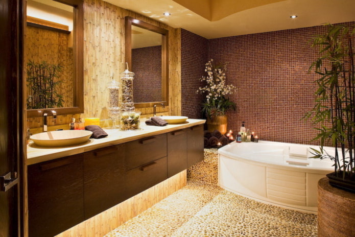 azulejos y bambú en el baño