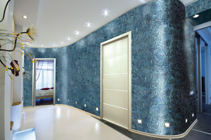 blue venetian wallpaper in the hallway