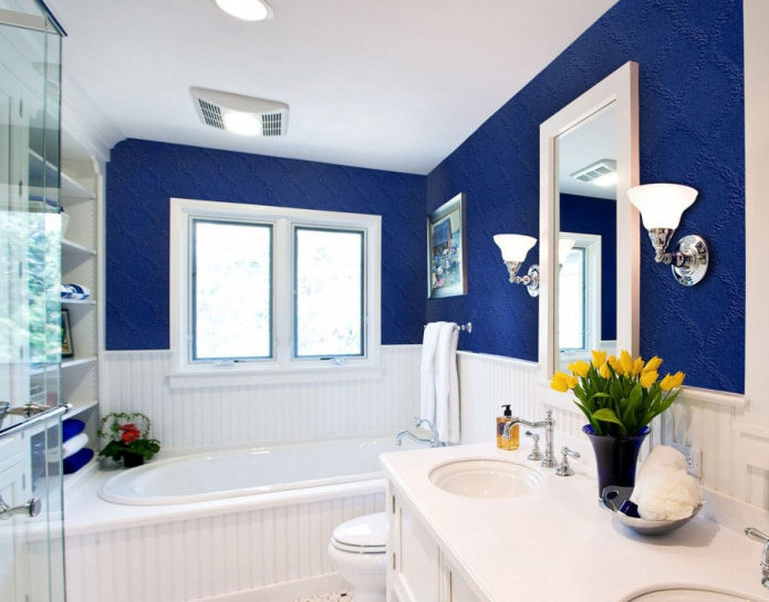 bilik mandi gentian kaca biru
