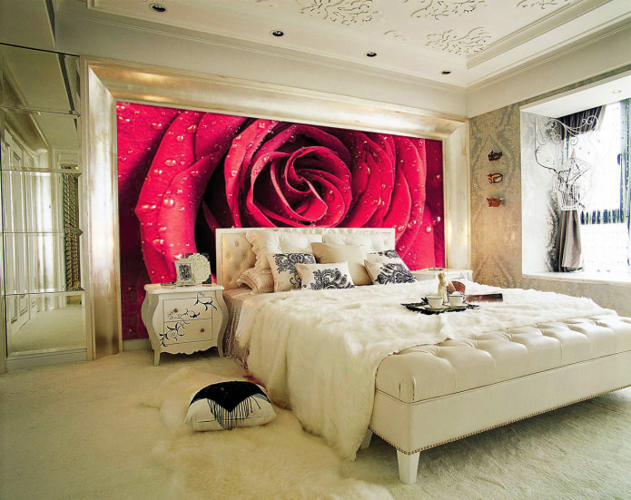Bagerste vægmaleri med rose