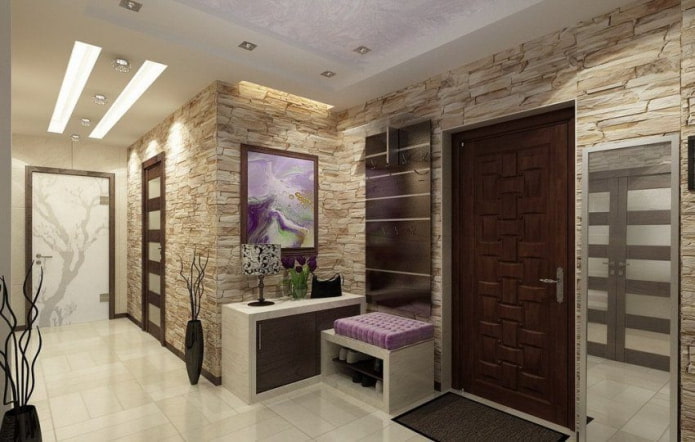 каменни стени в коридора и коридора