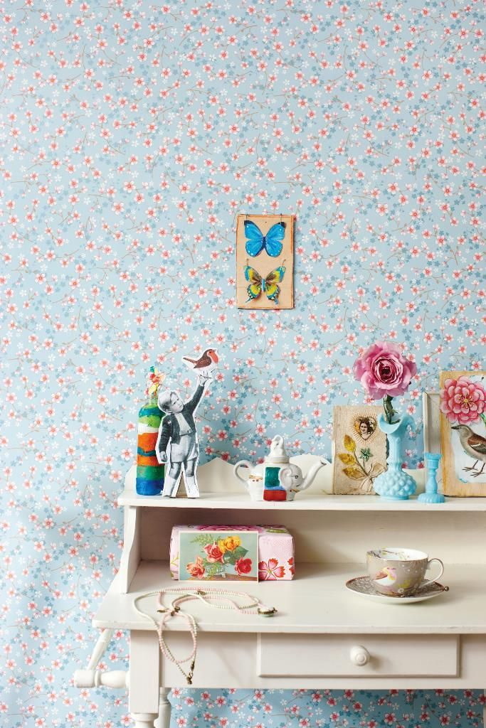 small flower wallpaper in the interior