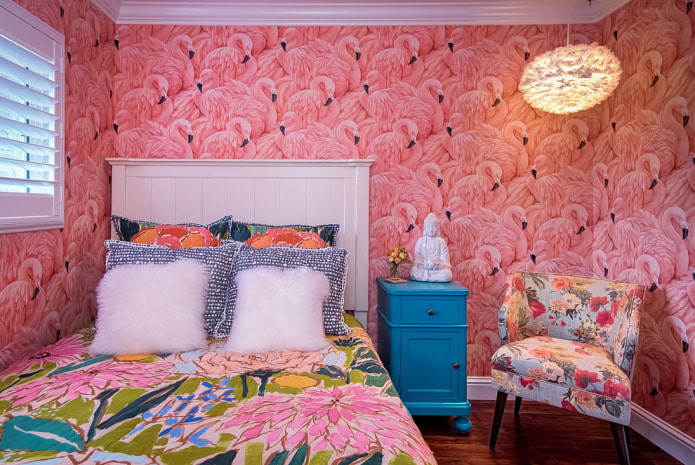flamingo on the wallpaper