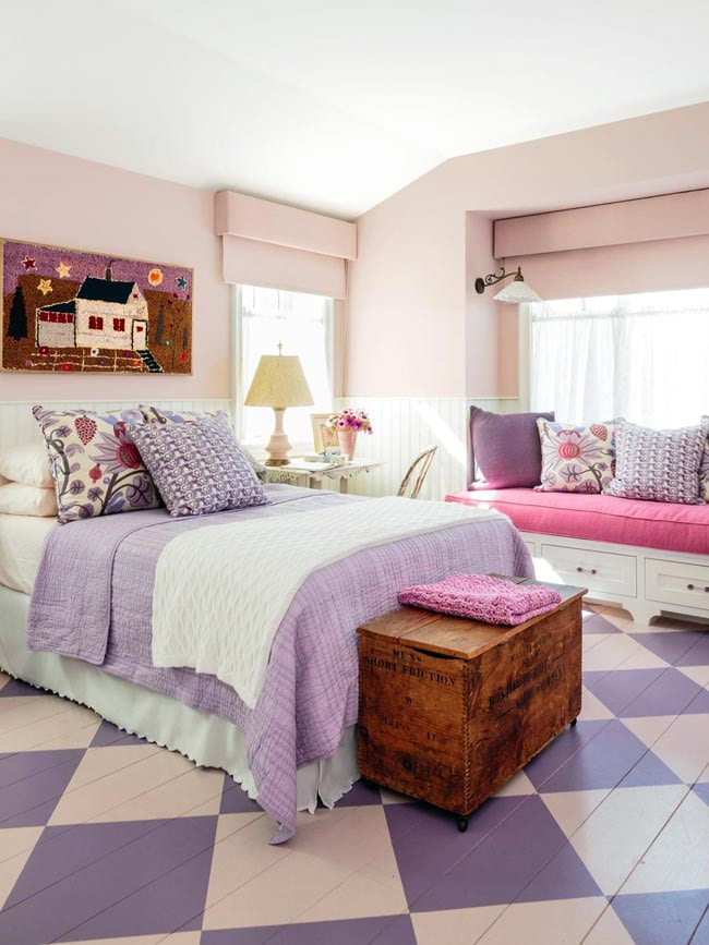rideaux rose pâle dans la chambre